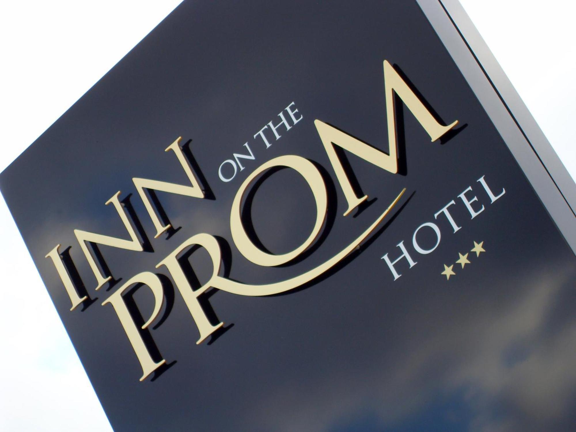 Inn On The Prom At The Fernlea Hotel Литам-Сент-Эннс Экстерьер фото